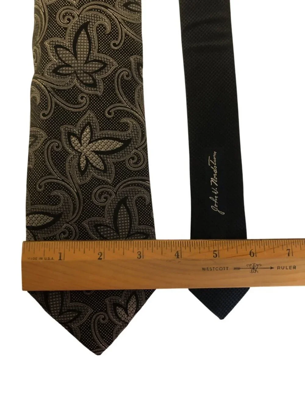 John W Nordstrom Paisley Leaf Silk Tie Mens Black Silver Necktie Office Formal